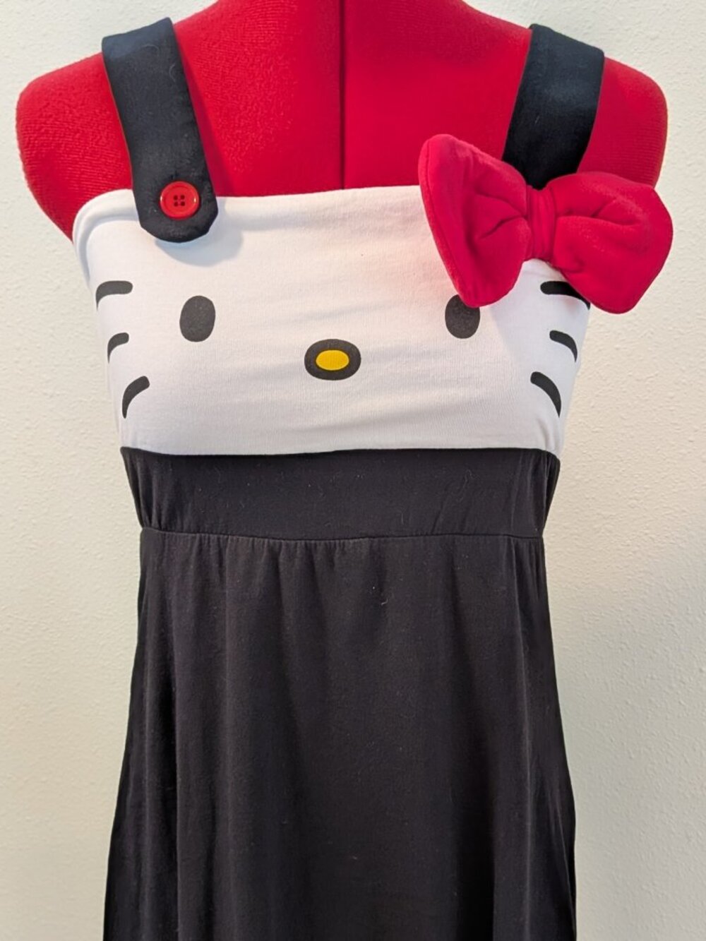 NWT Size Medium Hot Topic Sanrio Hello Kitty Face Overalls Dress